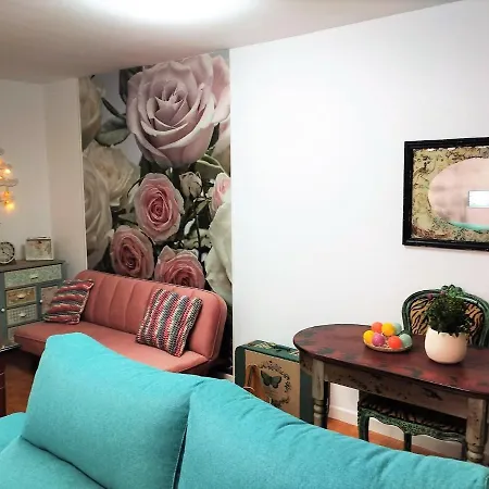 Coquetty Housing In Santander Bay