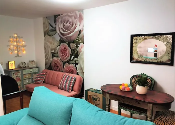 Coquetty Housing In Santander Bay