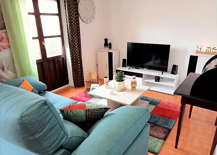 Coquetty Housing In Santander Bay