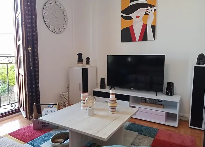 Coquetty Housing In Santander Bay