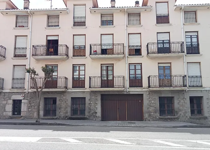 Coquetty Housing In Santander Bay