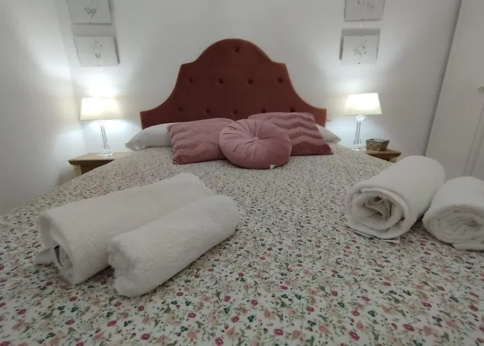 Coquetty Housing In Santander Bay