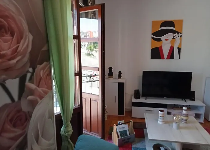 Coquetty Housing In Santander Bay