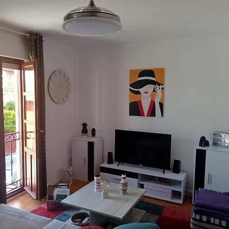 Coquetty Housing In Santander Bay