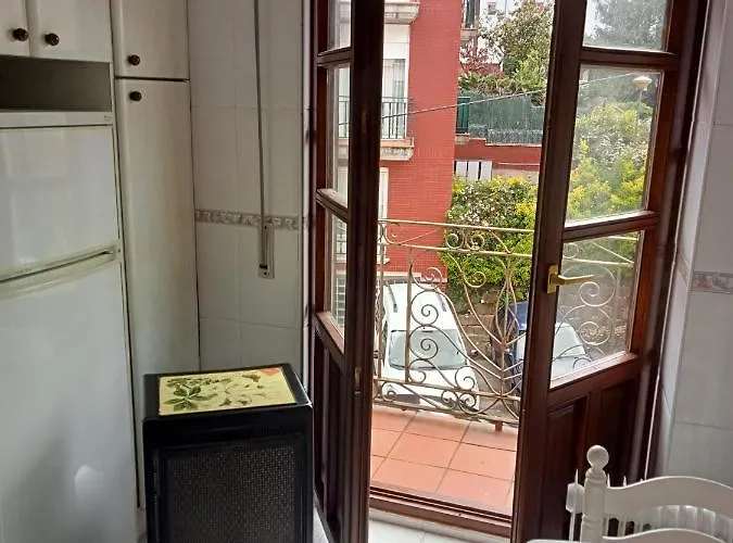 Coquetty Housing In Santander Bay * El Astillero