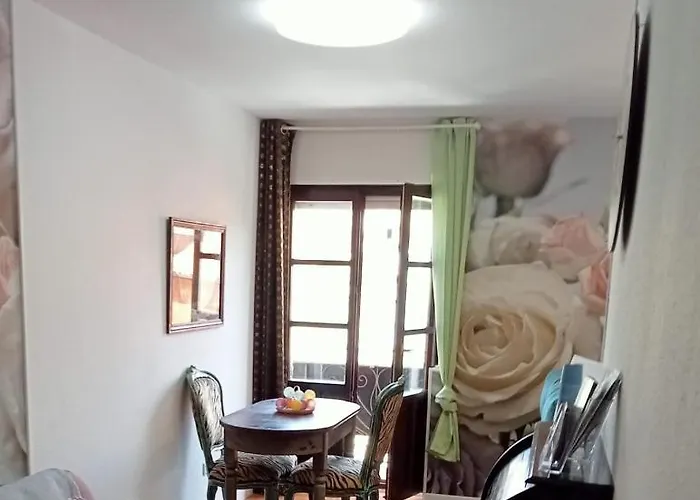 Coquetty Housing In Santander Bay